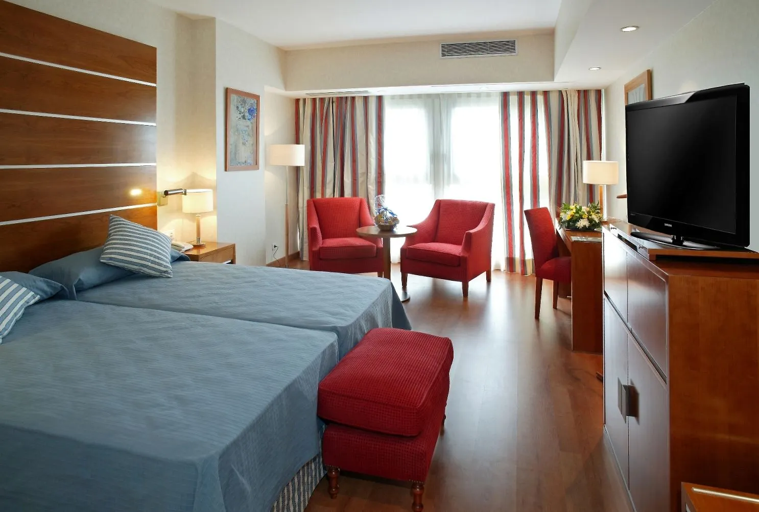 Ilunion Malaga Hotel 4*,